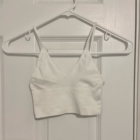 Aritzia Talula Toni Seamless Tank Top - Picture 2 of 4